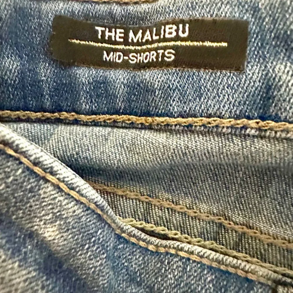 Vigoss Jean Shorts with pretty embroidery size 0